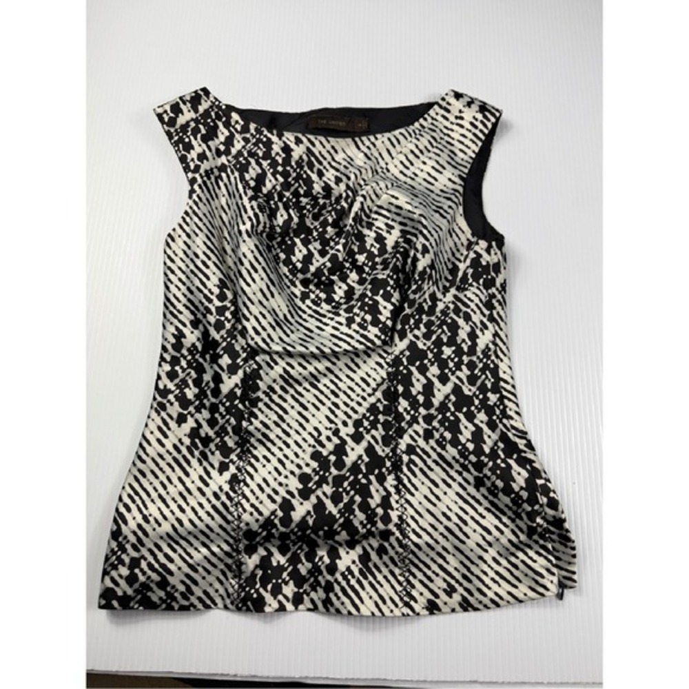 The Limited Sleeveless Blouse - Black & White Patterned Top - Size XS